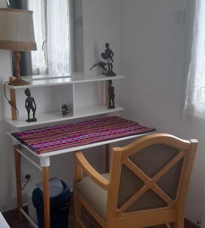 1 Chambre Pour 2 Personnes "Chez L'Habitant" Maison Possede Un Petit Chien Quincy-Voisins Esterno foto